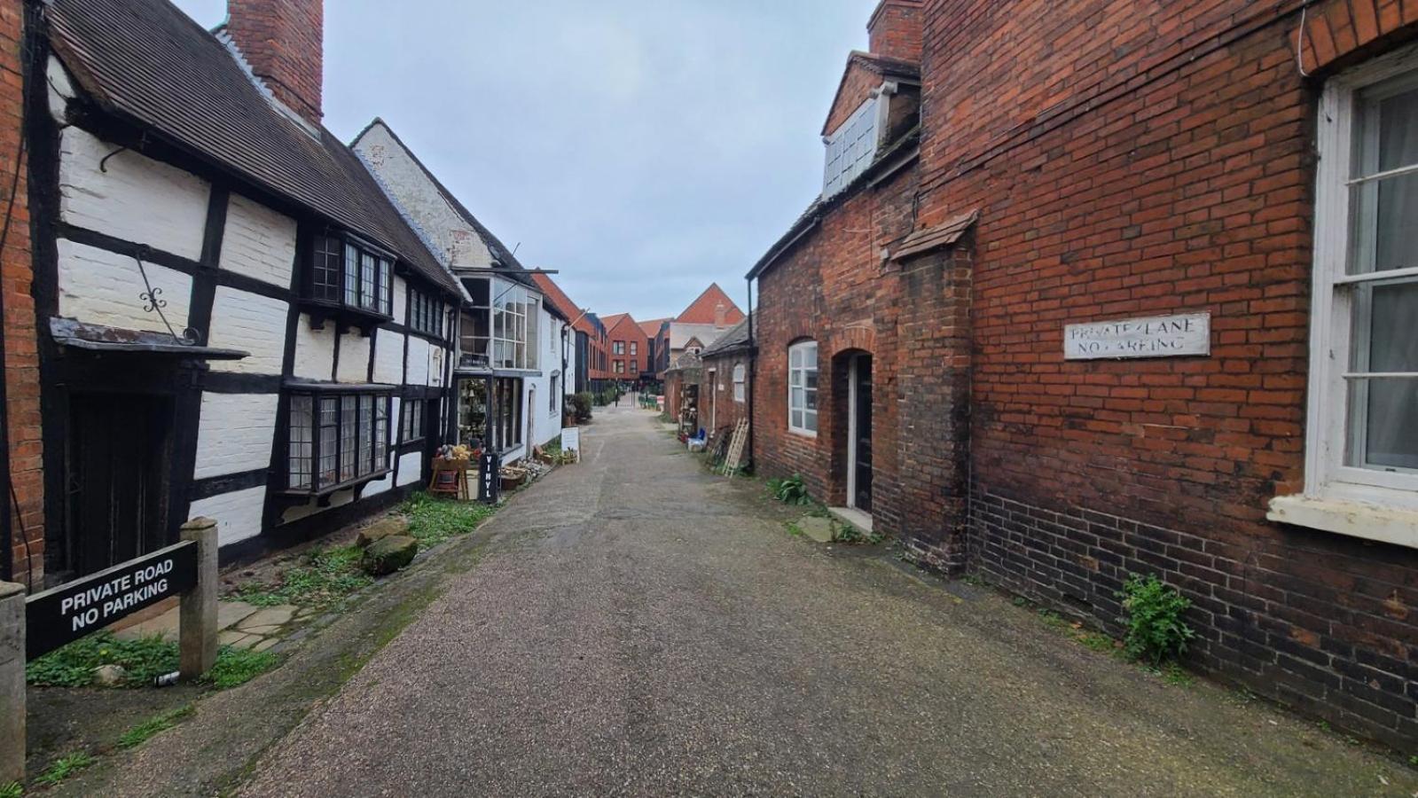 Samuels' A Duplex Apartment By Spires Accommodation In Lichfield City Centre Exterior photo